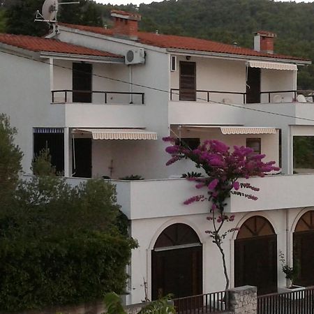 Apartments Villa Zvonimir Slatine Rum bild
