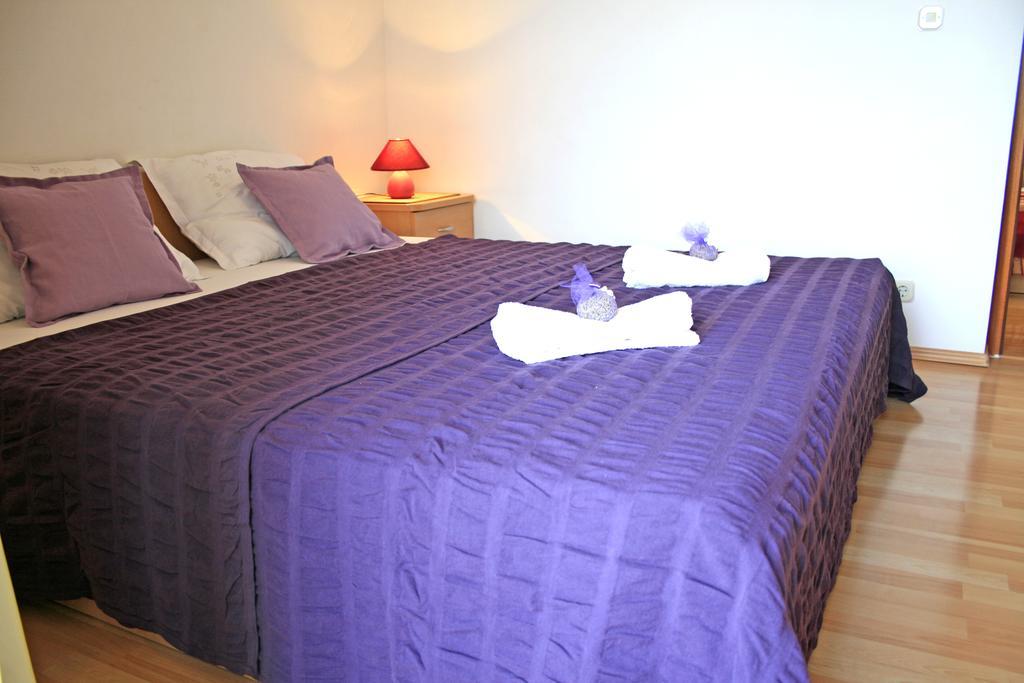 Apartments Villa Zvonimir Slatine Rum bild