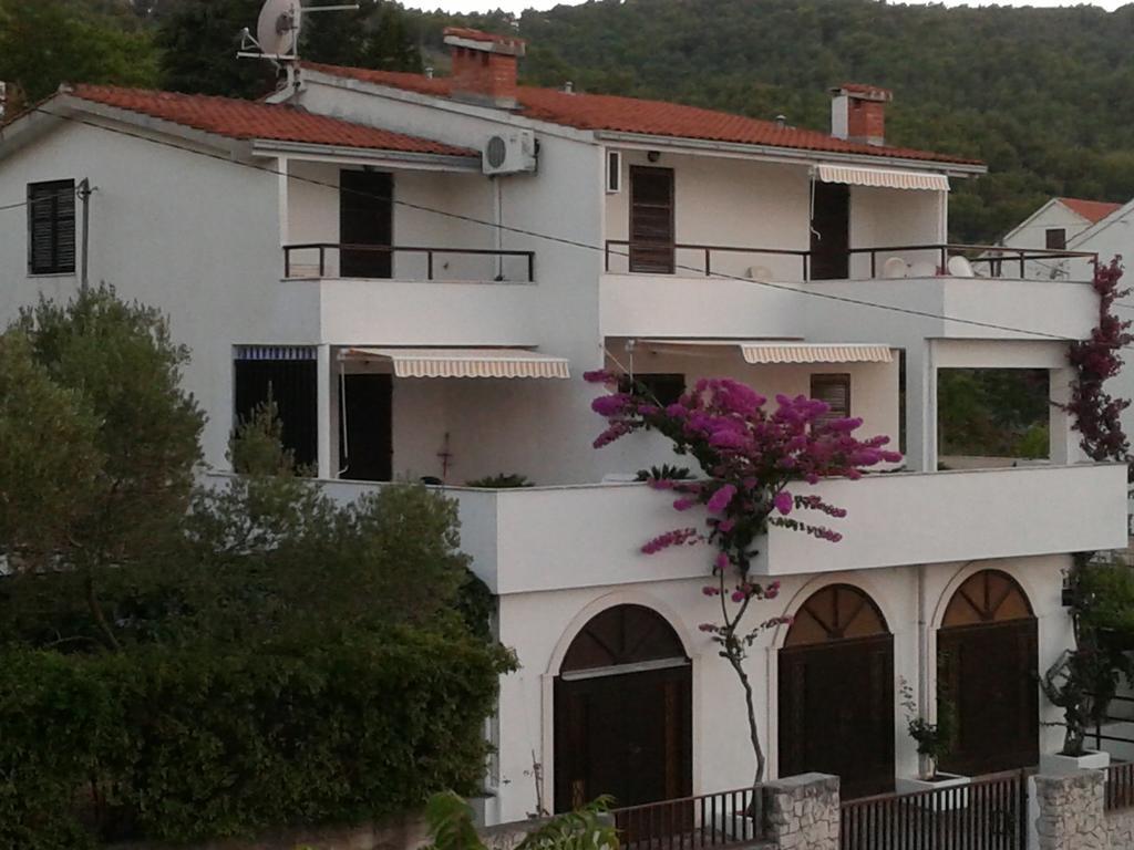 Apartments Villa Zvonimir Slatine Rum bild