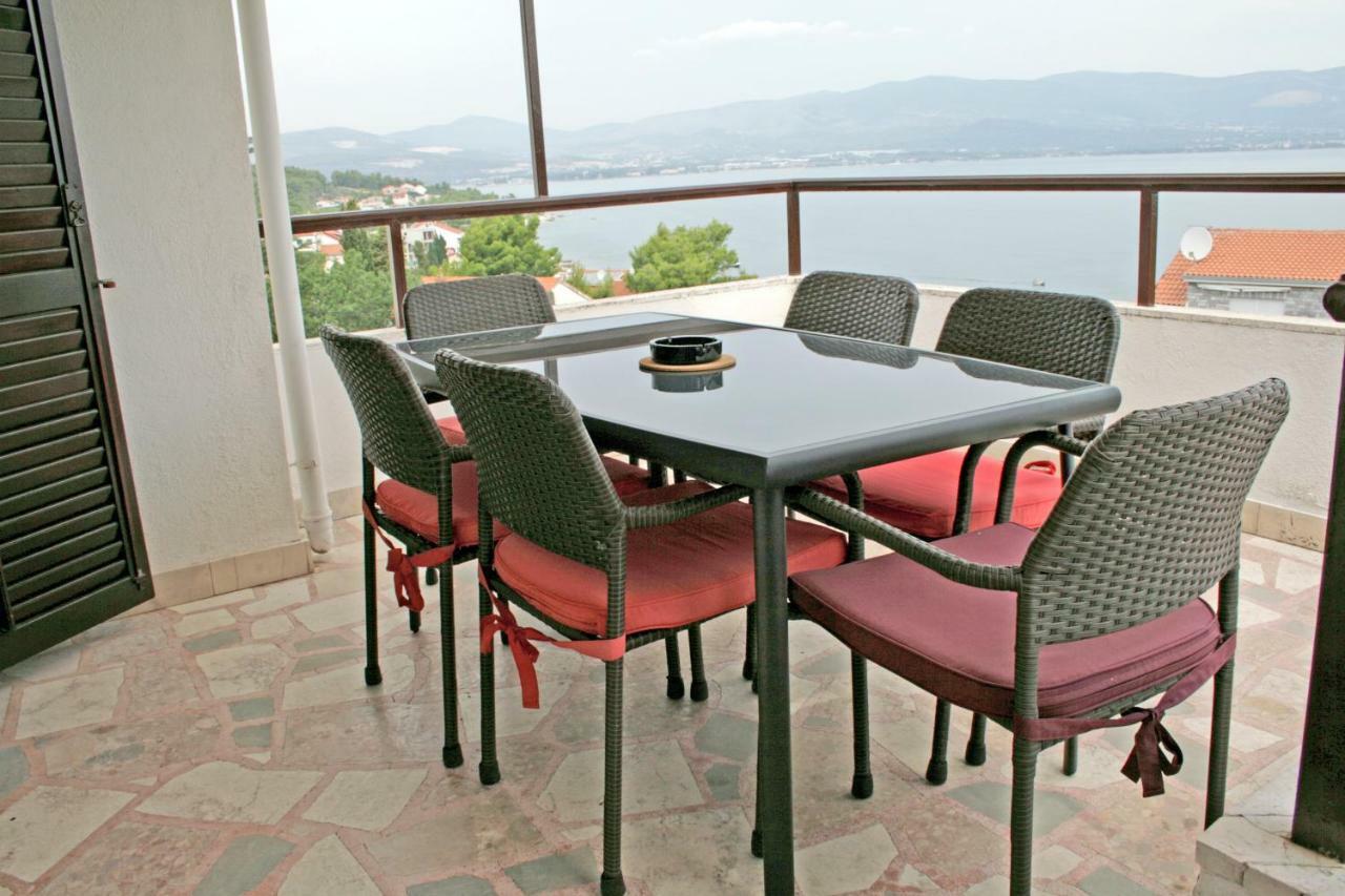 Apartments Villa Zvonimir Slatine Exteriör bild